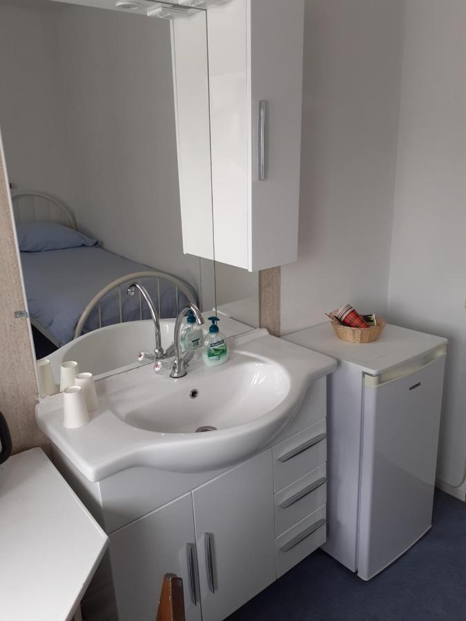 Hostel Pension Tivoli Гронинген Номер фото