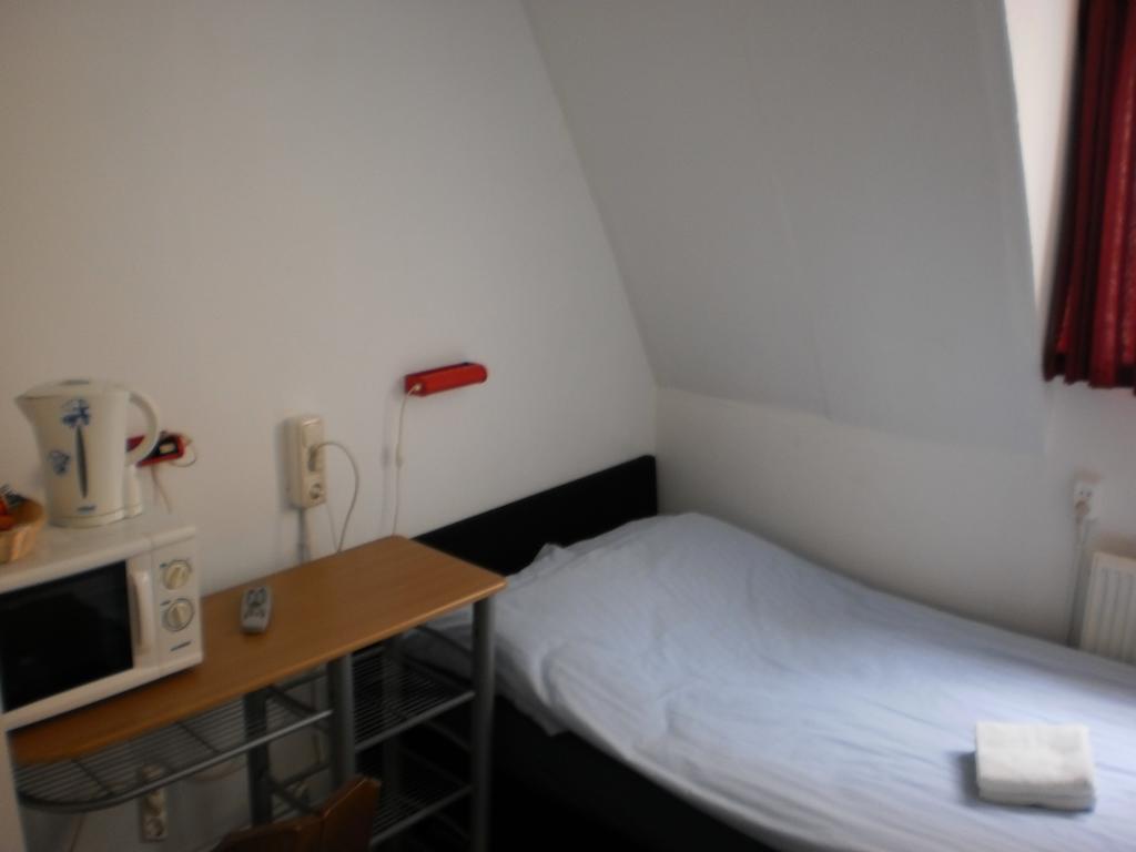 Hostel Pension Tivoli Гронинген Номер фото
