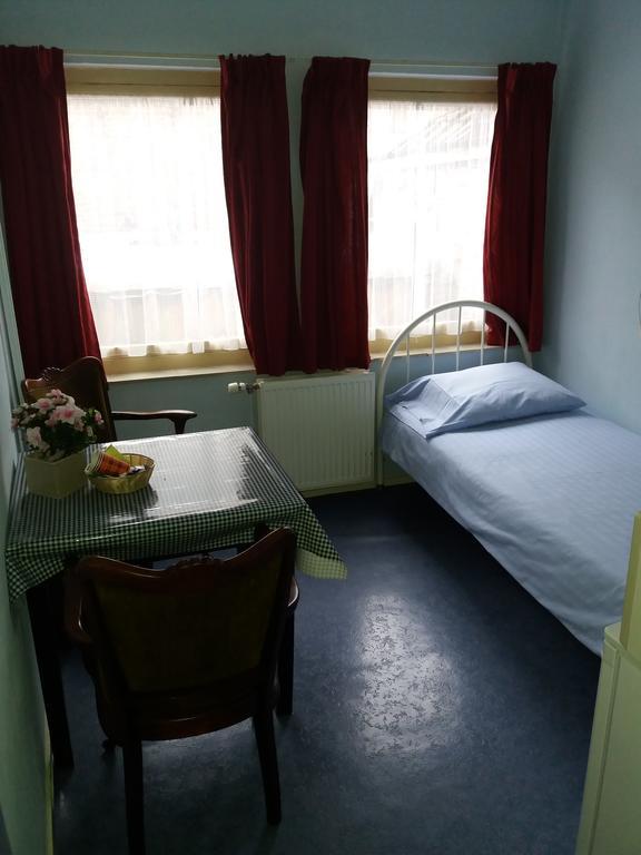 Hostel Pension Tivoli Гронинген Экстерьер фото