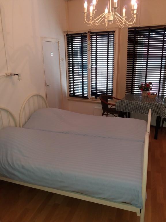 Hostel Pension Tivoli Гронинген Экстерьер фото
