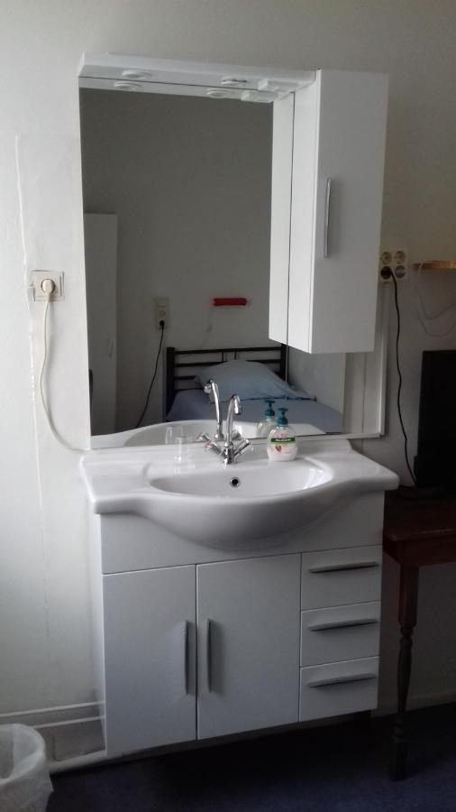 Hostel Pension Tivoli Гронинген Экстерьер фото